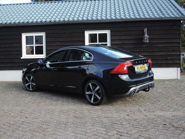Volvo S60 2.0 T3 R-DESIGN