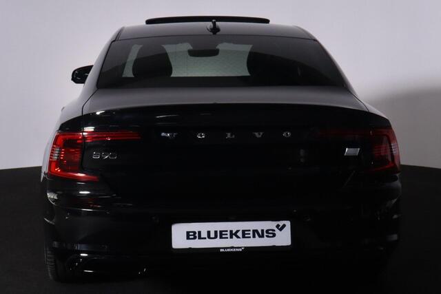 Volvo S90 T8 AWD Ultra Dark - LONG RANGE - Schuif/kanteldak - IntelliSafe Assist & Surround - 360º Camera - Harman/Kardon audio - Adaptieve LED koplampen - Verwarmde voorstoelen, stuur & achterbank - Parkeersensoren voor & achter - Elektr. bedienb. voorstoelen met