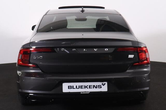 Volvo S90 T8 AWD Plus Dark - LONG RANGE - Luchtvering - Panorama/schuifdak - IntelliSafe Assist & Surround - 360º Camera - Harman/Kardon audio - Adaptieve LED koplampen - Verwarmde voorstoelen, stuur & achterbank - Parkeersensoren voor & achter - Elektr. bedienb. v