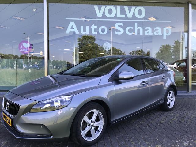 Volvo V40 1.5 T3 Momentum Automaat | Rijklaar incl 12 mnd Bovag | Trekhaak Stoelverwarming PDC voor Climate control