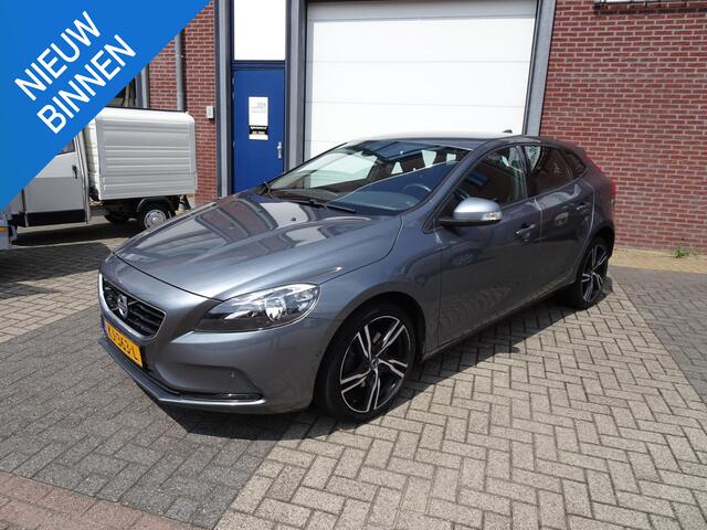 Volvo V40 2.0 T2 R-Design Trekhaak l Stoelverwarming l NAV