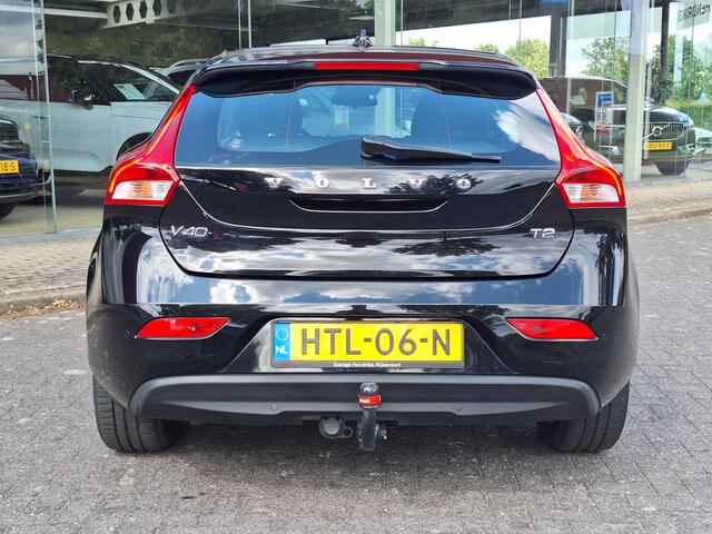 Volvo V40 2.0 T2 Momentum | Full LED | Trekhaak 1500kg | Climate | Navi | CC | Zeer mooi! | occasion