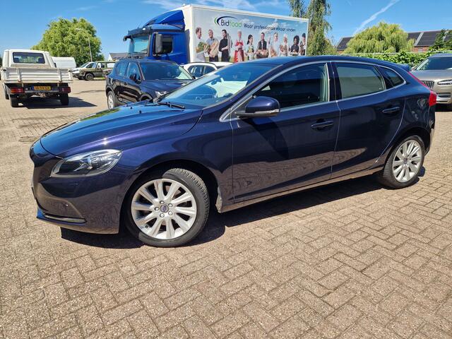 Volvo V40 1.5 T3 Momentum Camera | Verwarmd stoelen | Automaat