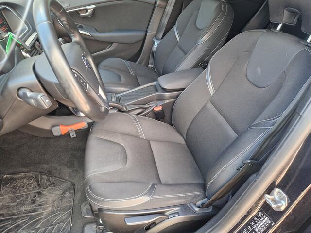 Volvo V40 1.5 T3 Momentum Camera | Verwarmd stoelen | Automaat
