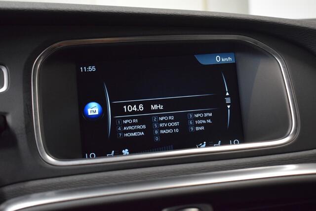 Volvo V40 2.0 123pk Momentum Trekhaak 1500kg/ Navi/ Cruise/Stoelverw.