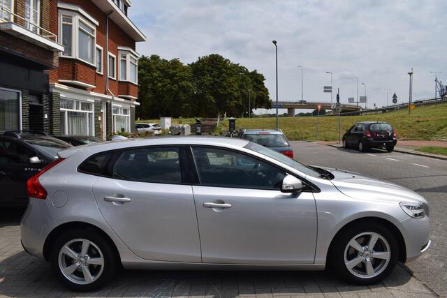 Volvo V40 2.0 T2 Nordic Dealeronderhouden LED Cruise Climate Navi