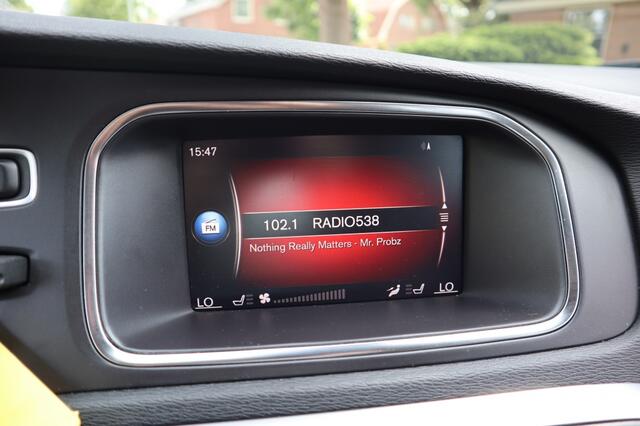 Volvo V40 1.5 T2 Polar+ | navi/BT | cruise | led | dealer oh | NL | boekje