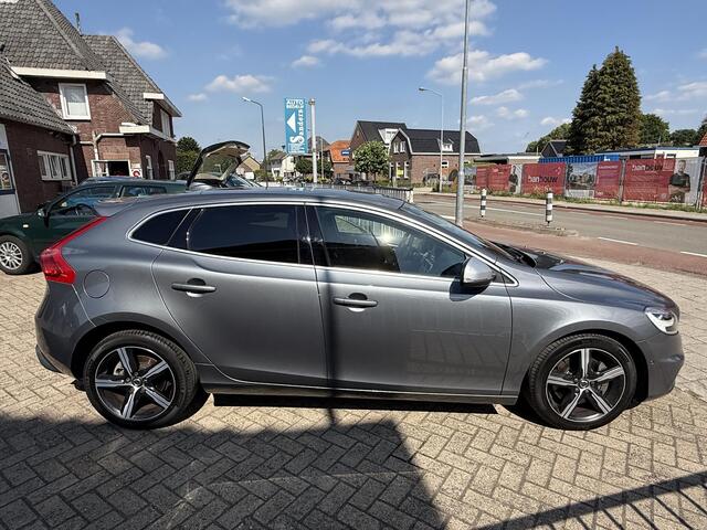 Volvo V40 2.0 T4 Business Sport Luxury-line