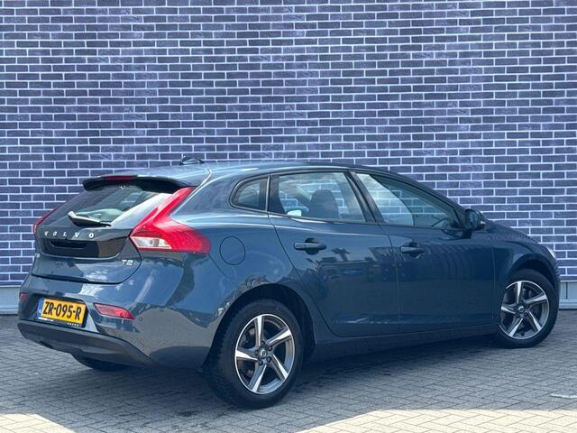 Volvo V40 1.5 T2 Polar+ | Cruise Control | Automaat | Stoelverwarming | LED | PDC | Climate Control | Volvo On Call |