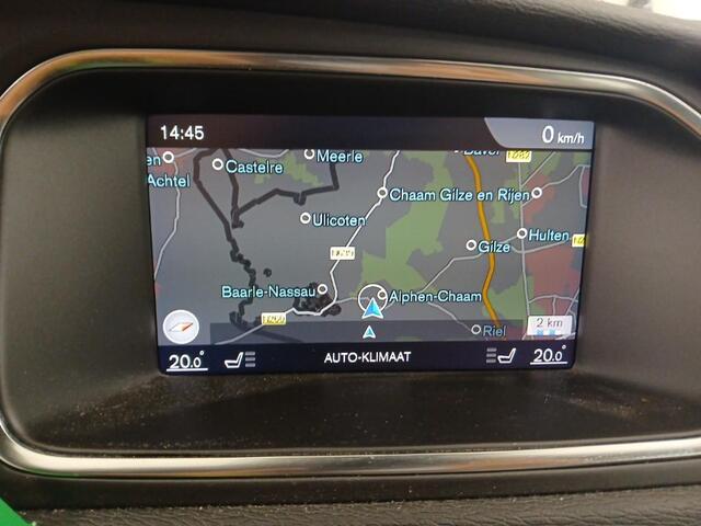 Volvo V40 1.5 T3 Polar+ Sport | Panoramadak | Achteruitrijcamera | Cruise Control | Navigatie | Verwarmde Voorstoelen | Parkeersensoren voor en achter |