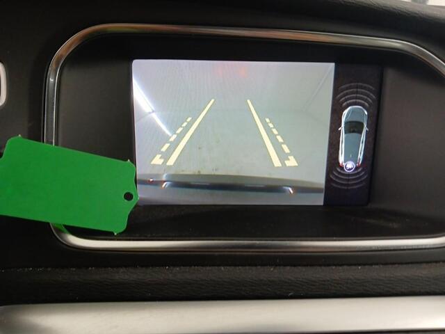 Volvo V40 1.5 T3 Polar+ Sport | Panoramadak | Achteruitrijcamera | Cruise Control | Navigatie | Verwarmde Voorstoelen | Parkeersensoren voor en achter |