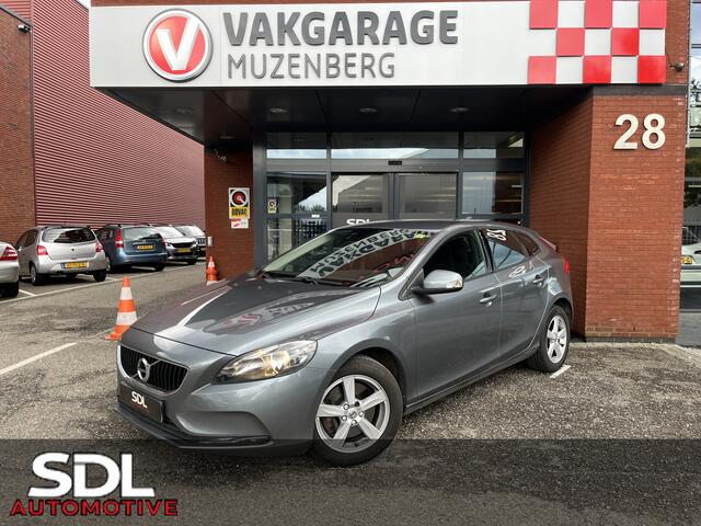 Volvo V40 1.5 T2 Momentum // CRUISE CONTROL // CLIMA // NAVI // PARKEERSENSOREN // TREKHAAK //