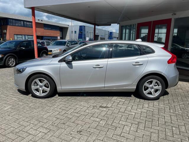 Volvo V40 2.0 T2 122PK Onderhoudshistorie/PDC/Bluethooth