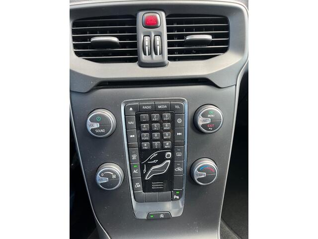 Volvo V40 2.0 T2 122PK Onderhoudshistorie/PDC/Bluethooth