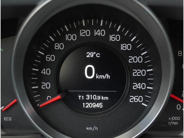 Volvo V40 1.5 T2 Momentum CLIMATE | LED | AFN TREKHAAK | LMV | CRUISE | AUTOMAAT