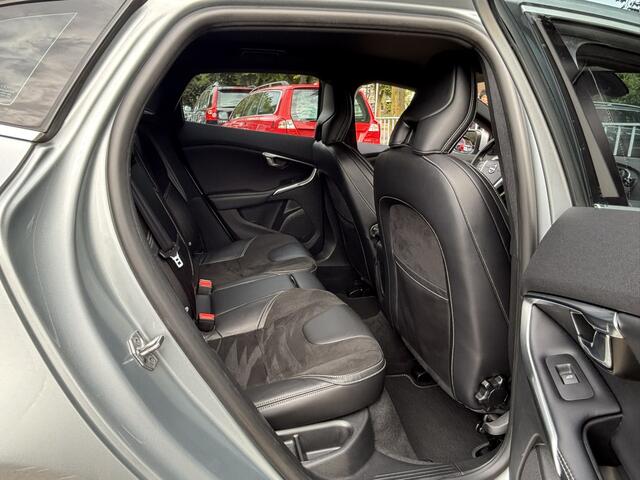 Volvo V40 2.0 T3 R-Design standkachel Stoelverwarming