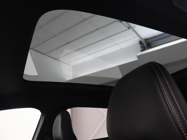 Volvo V40 1.5 T3 Polar+ Sport | Panoramadak | Stoelverwarming | Camera | Full LED | Navigatie | Park Assist | Harman/Kardon | Keyless | R Design