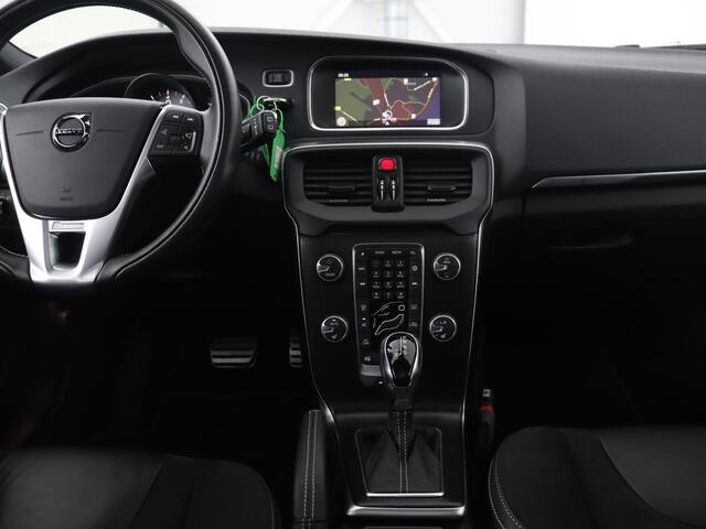 Volvo V40 1.5 T3 Polar+ Sport | Panoramadak | Stoelverwarming | Camera | Full LED | Navigatie | Park Assist | Harman/Kardon | Keyless | R Design