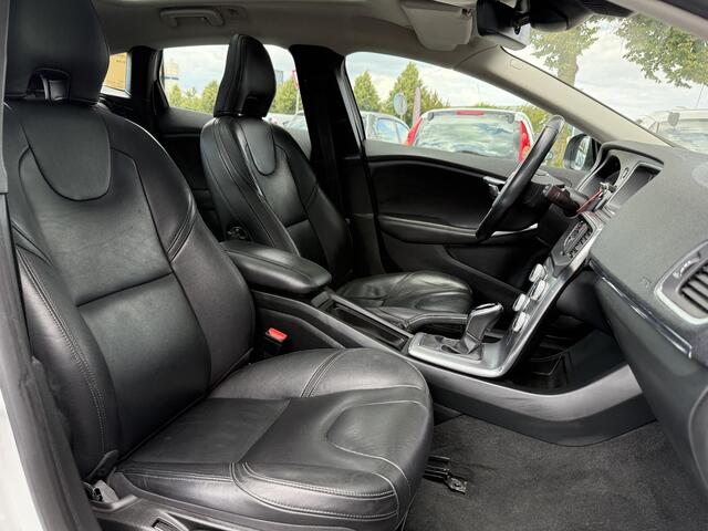 Volvo V40 1.5 T3 Nordic+ 2e Eigenaar,Pano,Camera,Automaat,Navi,Stoelverwarming,153pk,Leder,Pdc,Elekt.Stoelen,Lm velgen,N.A.P,Nieuwe Apk bij Aflevering