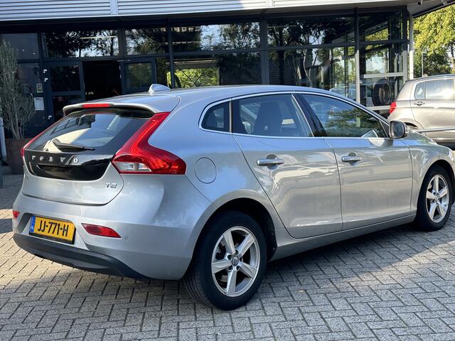 Volvo V40 2.0 T2 Momentum Xenon/Navigatie/Stoelverwarming/PDC