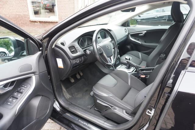 Volvo V40 2.0 D2 Nordic+ STANDKACHEL NAVI STOELVERWARMING