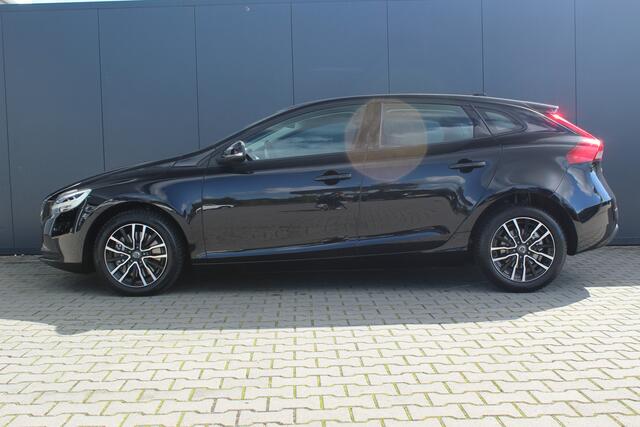 Volvo V40 1.5 T2 Polar+ | Incl. 12 maanden garantie | Automaat | Trekhaak | Navigatie | Bluetooth | Lichtmetalen velgen | Stoelverwarming | Parkeersensoren | Cruise control