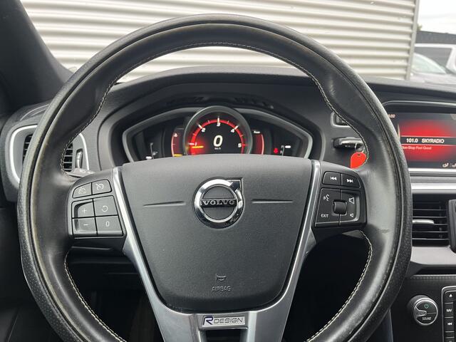 Volvo V40 2.0 D3 Business Sport | Nieuw Binnen! | Automaat | Stoelverwarming | Navi