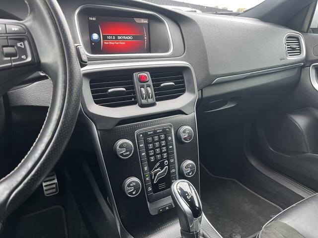 Volvo V40 2.0 D3 Business Sport | Nieuw Binnen! | Automaat | Stoelverwarming | Navi