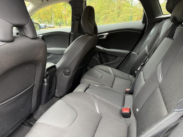 Volvo V40 2.0 T2 Nordic+ Stoel verwarming | Standkachel | Navigatie