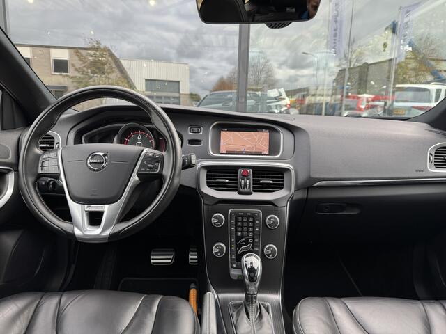 Volvo V40 1.5 T3 Polar+ R-Design AUT | Pano | Trekhaak | Leder |