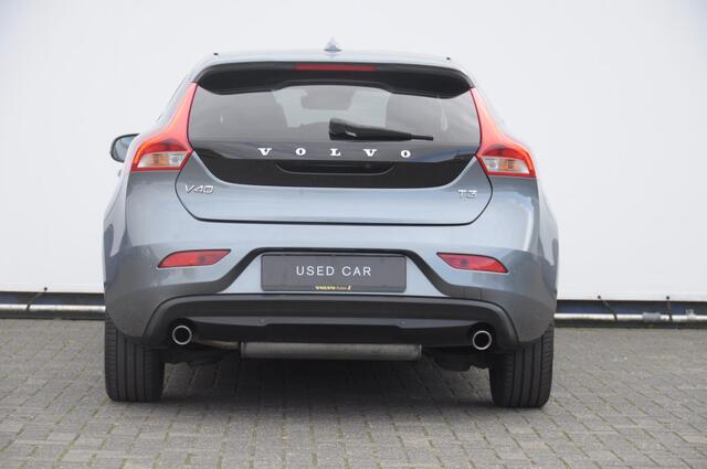 Volvo V40 T3 152PK Dynamic Edition / Cruise control / Panoramadak / Parkeeren met camera / Harman kardon audio / Standkachel / Stoelverwarming