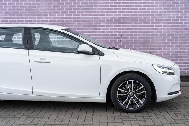 Volvo V40 1.5 T2 Polar+ | Automaat | Navi | Stoelverwarming | Park Assist | Cruise Control | High Performance Audio | Climate Control | Bluetooth | Volvo On Call | DAB |