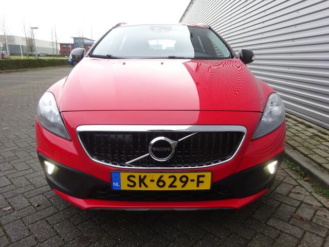 Volvo V40 CROSS COUNTRY 2.0 D2 Kinetic 1e Eigenaar / Automaat / Climate / Navi / Parkeers. / Lm velgen