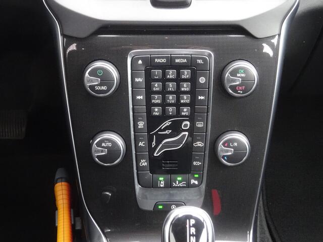 Volvo V40 CROSS COUNTRY 2.0 D2 Kinetic 1e Eigenaar / Automaat / Climate / Navi / Parkeers. / Lm velgen