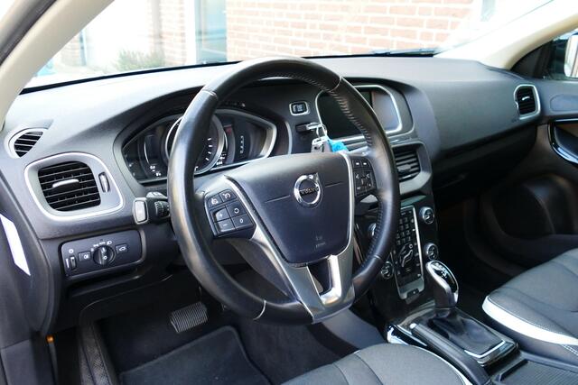 Volvo V40 CROSS COUNTRY 1.5 T3 Dynamic Edition. Led Koplampen, Stoelverw,