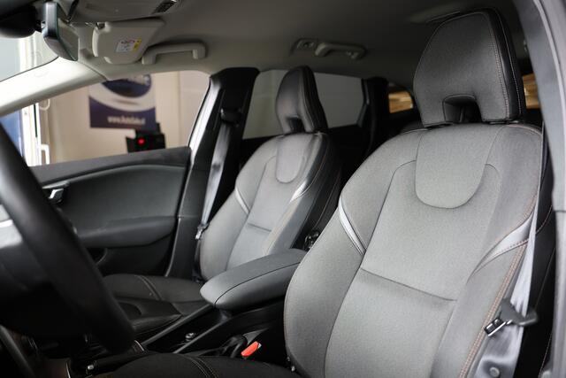 Volvo V40 CROSS COUNTRY 1.5 T3 Momentum