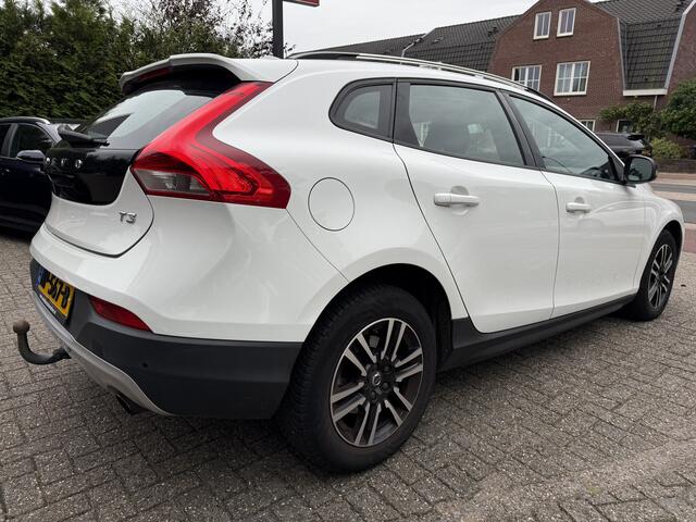 Volvo V40 CROSS COUNTRY 1.5 T3 Nordic+ 153pk Aut., Trekhaak | Clima | Navi