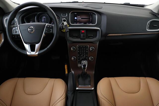 Volvo V40 CROSS COUNTRY T3 AUT. POLAR+ LUXURY -PANO.DAK|POWER-SEATS|ADAP.CRUISE|HARMAN/KARDON|LEDER|BLIS
