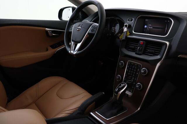 Volvo V40 CROSS COUNTRY T3 AUT. POLAR+ LUXURY -PANO.DAK|POWER-SEATS|ADAP.CRUISE|HARMAN/KARDON|LEDER|BLIS