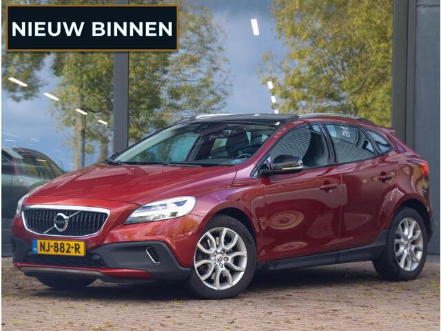 Volvo V40 CROSS COUNTRY 2.0 T3 Nordic+ 152PK Leder Pano Trekhaak