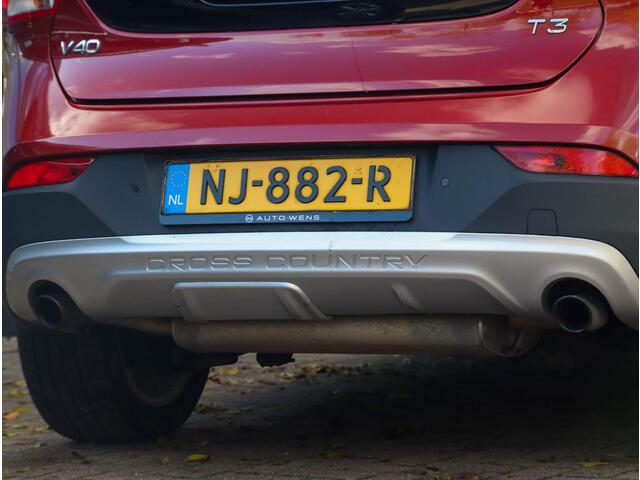 Volvo V40 CROSS COUNTRY 2.0 T3 Nordic+ 152PK Leder Pano Trekhaak