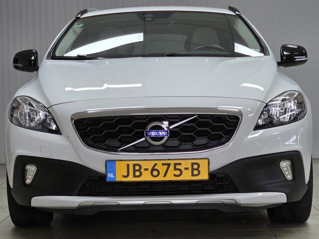 Volvo V40 CROSS COUNTRY 1.5 T3 Summum/ Automaat!/ Trekhaak/ Vol Leder/ Camera/ Navi/ Clima/ Cruise/ Stoelverw./ Elek. pakket/ Isofix/ Bluetooth/ Multi. LEDER. Stuur/ PDC/ Dakrails.