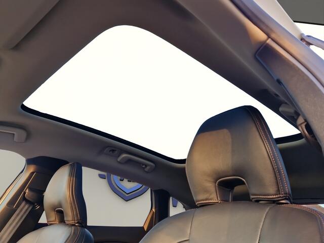 Volvo V40 CROSS COUNTRY 1.5 T3 Polar+ Luxury Panoramadak - Harman Kardon