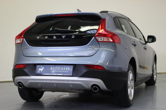 Volvo V40 CROSS COUNTRY 2.0 T3 Nordic | Rijklaarprijs | Leer | Pano dak |