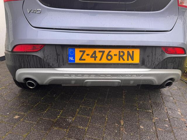 Volvo V40 CROSS COUNTRY 2.0 T4 Summum | Trekhaak | Standkachel | Camera | Keyless entry/start | Memory | Leder | Stoelverwarming |