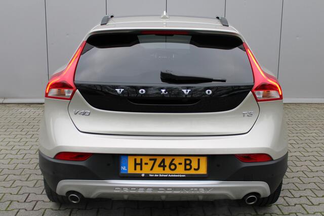 Volvo V40 CROSS COUNTRY T3 automaat Polar+ Luxury | 1e eigenaar | Dealer onderhouden | Panorama dak