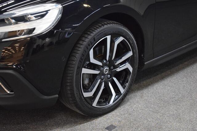 Volvo V40 CROSS COUNTRY T3 153pk AUT6 Polar+ Luxury Trekhaak 1500kg/ Harman Kardon/ Camera/ Leer/ Stoelverw./ Panp