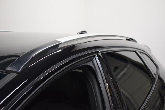 Volvo V40 CROSS COUNTRY T3 153pk AUT6 Polar+ Luxury Trekhaak 1500kg/ Harman Kardon/ Camera/ Leer/ Stoelverw./ Panp