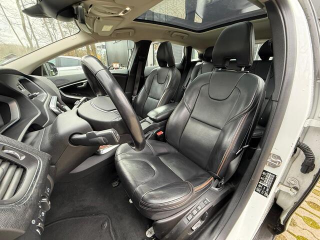 Volvo V40 CROSS COUNTRY 2.0 T4 Nordic+