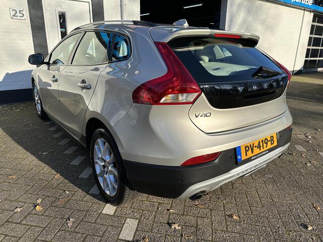 Volvo V40 CROSS COUNTRY 1.5 T3 Nordic+ /Vol optie/Leder/Panoramaraam/Nieuwe apk bij aflevering/Automaat/all season banden/Trekhaak afneembaar